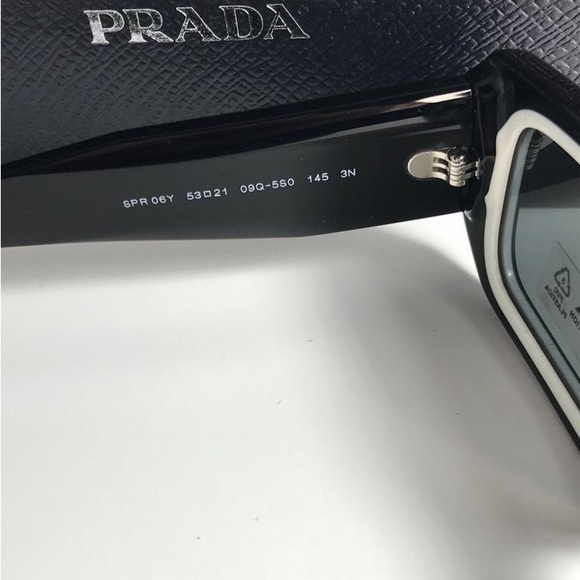 New - Prada Eyewear PR 06YS rectangle frame sunglasses - Picture 17 of 17